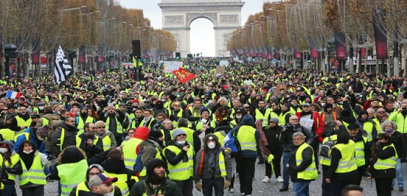 التجمع الخامس عشر لمحتجي السترات الصفراء في فرنسا لتأكيد عدم انحسار التحرك
