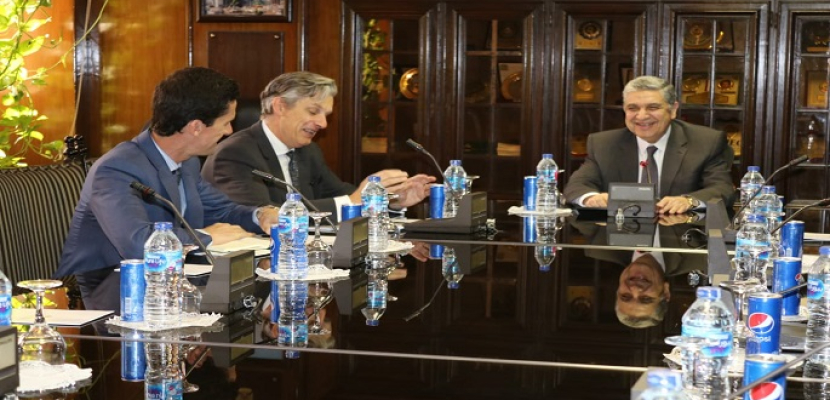 خلال لقاء مع وزير الكهرباء.. سفير بريطانيا بالقاهرة يشيد بإصلاحات الحكومة في قطاع الطاقة
