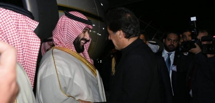 ولي العهد السعودي يصل إلى باكستان في أولى محطات جولته الأسيوية