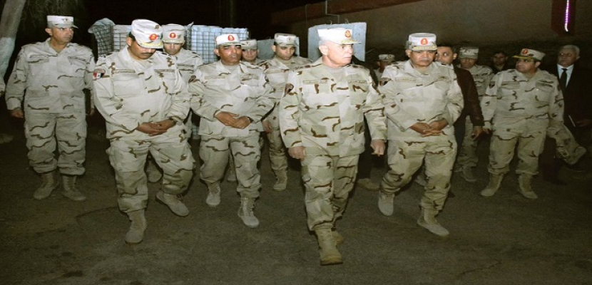 بالصور.. رئيس الأركان يتفقد عناصر القوات المسلحة والشرطة بشمال سيناء