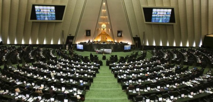 البرلمان الإيراني يصوت بالأغلبية على رفع نسبة تخصيب اليورانيوم