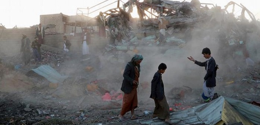 مقتل 13 شخصا بينهم طفل في قصف حوثي جنوبي مأرب اليمنية