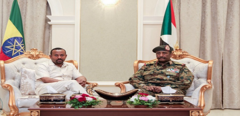 رئيس وزراء إثيوبيا يجتمع مع قادة الجيش والمعارضة في السودان لحل الأزمة السياسية