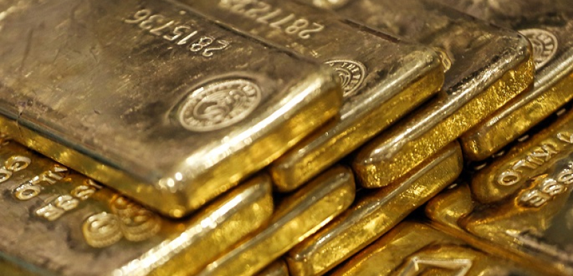 الذهب يستقر فوق 1490 دولارا بفعل بيانات صينية ضعيفة