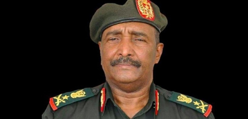 رئيس المجلس العسكري بالسودان: القوات المسلحة قادرة على حماية التحول لحكم ديمقراطي