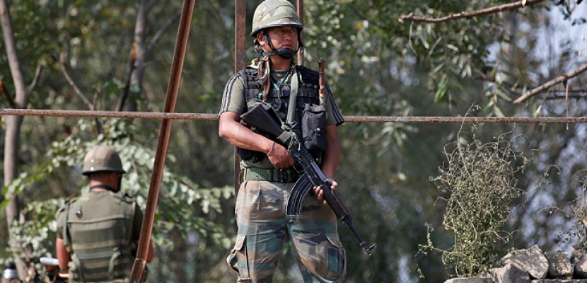 مقتل جندي هندي في إطلاق نار من الجانب الباكستاني على طول خط المراقبة بكشمير