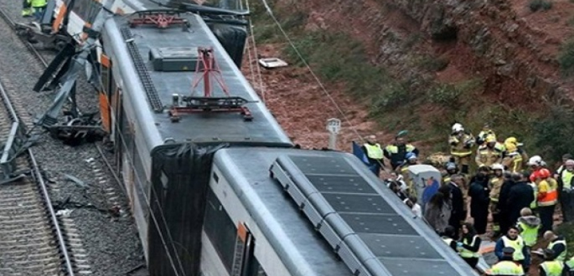 إصابة 27 في خروج قطار ركاب عن القضبان في كاليفورنيا