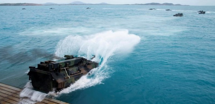 سفينة عسكرية أمريكية تعبر مضيق تايوان