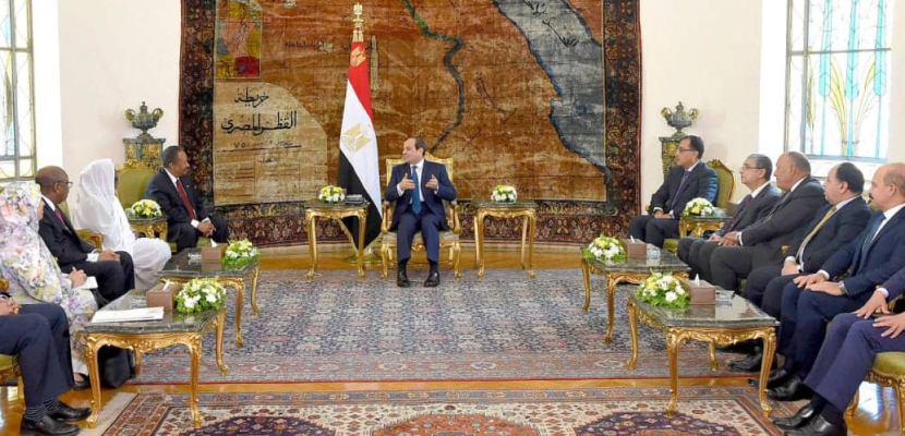 الرئيس السيسي يؤكد دعم ومساندة مصر لخيارات الشعب السوداني