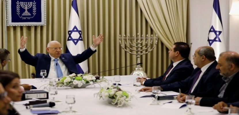 الرئيس الإسرائيلي يبدأ مشاورات لتشكيل حكومة وحدة بين نتنياهو وجانتس