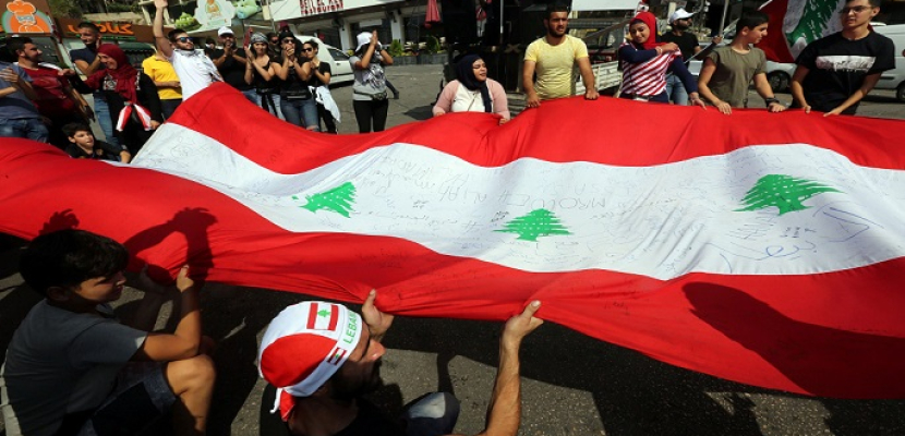 رغم خطاب الحريرى .. تواصل المظاهرات فى لبنان لليوم السادس والجيش يؤمن الحراك الشعبى