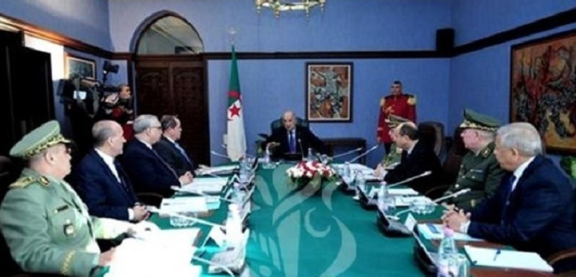 الجزائر تعزز إجراءات الأمن على الحدود مع ليبيا