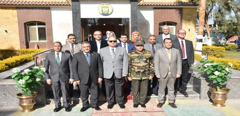 القوات المسلحة تُنظم قافلة تنموية بمحافظة أسيوط بالتعاون مع جامعة عين شمس