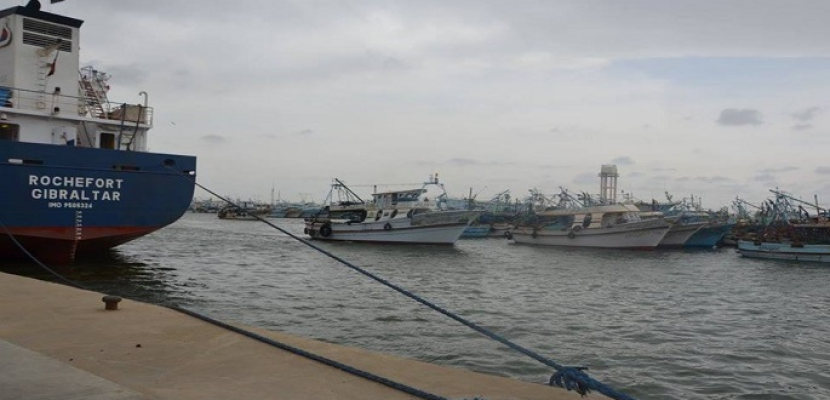 استمرار إغلاق ميناء البرلس لليوم الثاني لسوء الأحوال الجوية
