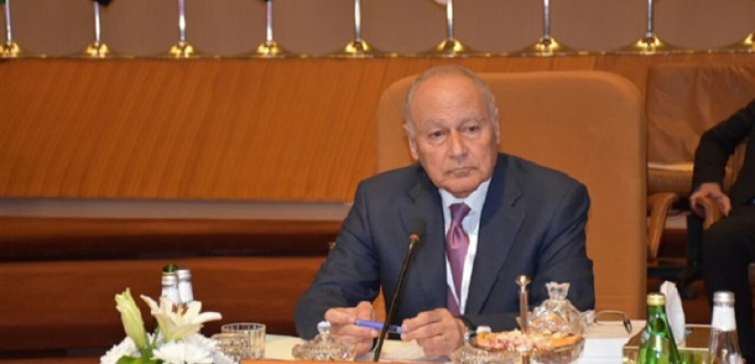 وزير الخارجية الجزائري يبحث مع أبو الغيط آخر المستجدات على الساحة العربية