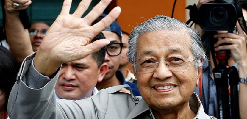 مهاتير محمد يعلن اعتزامه الترشح لمنصب رئيس الوزراء الثامن في تاريخ ماليزيا
