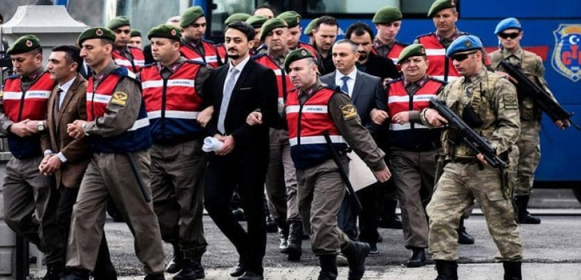 تركيا تصعد حملتها على أنصار كولن وتأمر باعتقال نحو 700