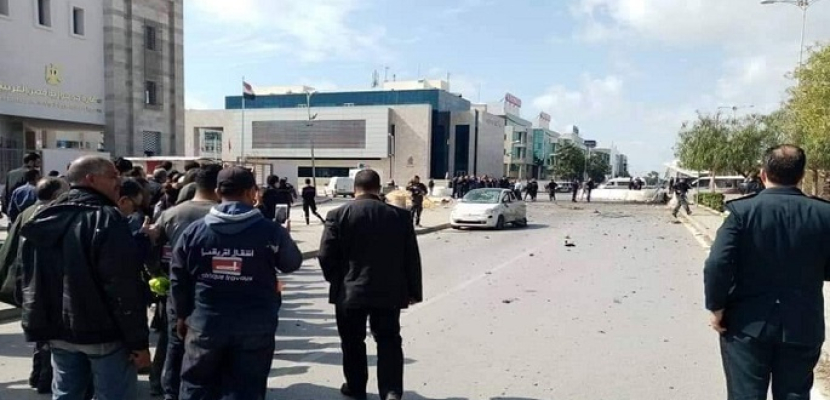إصابة 5 أشخاص في تفجير انتحاري قرب السفارة الأمريكية بتونس