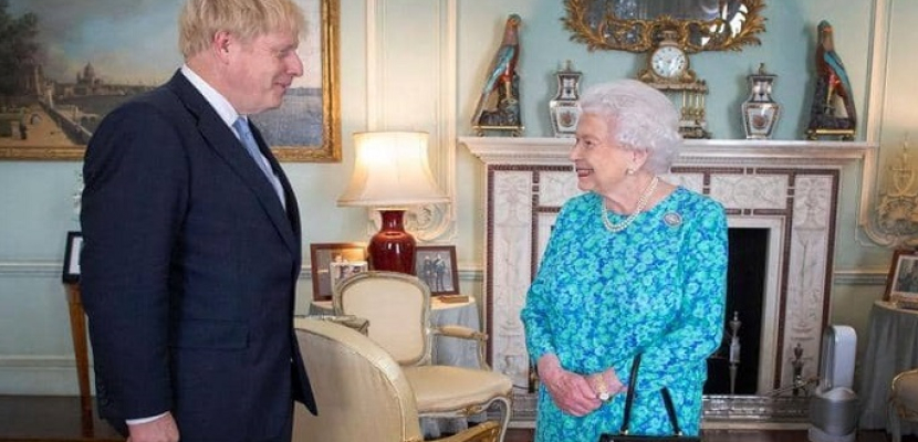 الملكة إليزابيث التقت رئيس الوزراء جونسون في 11 مارس وهي بصحة جيدة