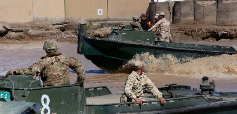 سقوط صواريخ على قاعدة تستضيف قوات أجنبية في العراق
