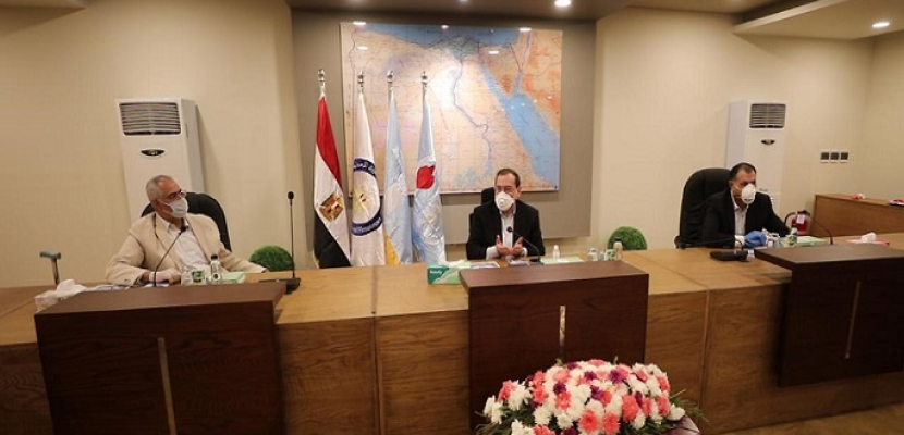 بالصور .. وزير البترول يتفقد عدداً من مشروعات التكرير بمحافظة الأسكندرية