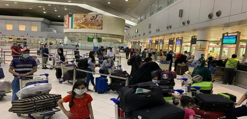 785 عالقاً مصرياً يغادرون الكويت إلى القاهرة وسوهاج عبر 5 رحلات
