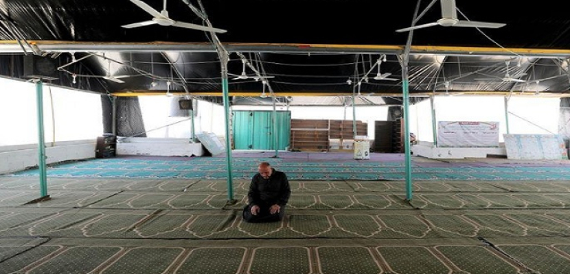 السعودية والإمارات تقرران عدم إقامة صلاة عيد الفطر في المساجد