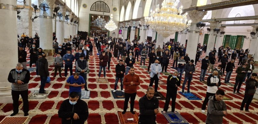الأوقاف الفلسطينية”: استمرار فتح المساجد في المحافظات غير المصابة وتعليق صلاة الجمعة