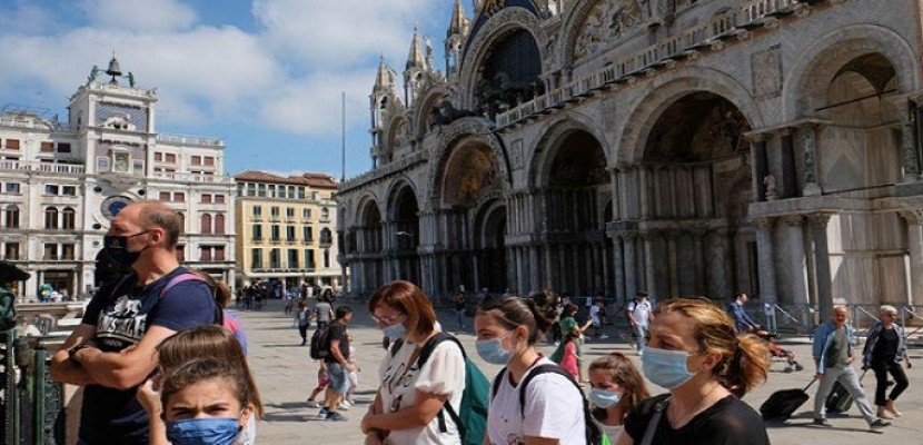 إيطاليا تسجل تراجعا لمؤشري الإصابات والوفيات اليومية بكورونا