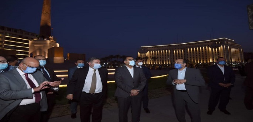 بالصور.. رئيس الوزراء يتفقد المرحلة النهائية لمشروع إضاءة ميدان التحرير بعد تطويره