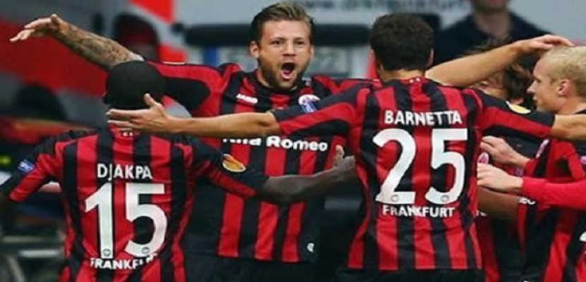 أينتراخت فرانكفورت يفوز علي شالكه 2-1 في الدوري الألماني لكرة القدم