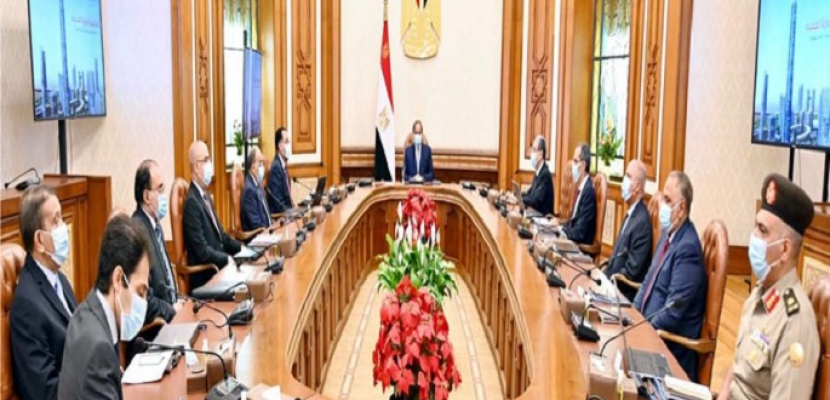 الرئيس السيسي يبحث مع الحكومة خطة نقل مؤسسات الدولة للعاصمة الإدارية