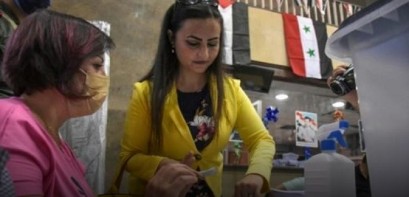 السوريون يدلون بأصواتهم في انتخابات تشريعية وسط أزمة معيشية حادة