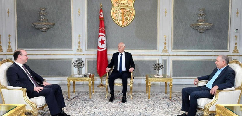 الرئيس التونسي: لا مشاورات لتشكيل حكومة جديدة