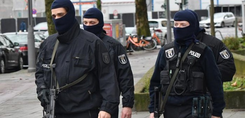 الشرطة الألمانية تعتقل المئات في اعتصام ضد قيود فيروس “كورونا” بالبلاد