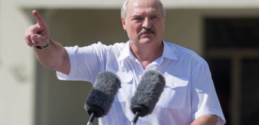 رئيس بيلاروسيا يأمر قيادة الجيش باتخاذ “الإجراءات الأكثر صرامة” لحماية أمن البلاد