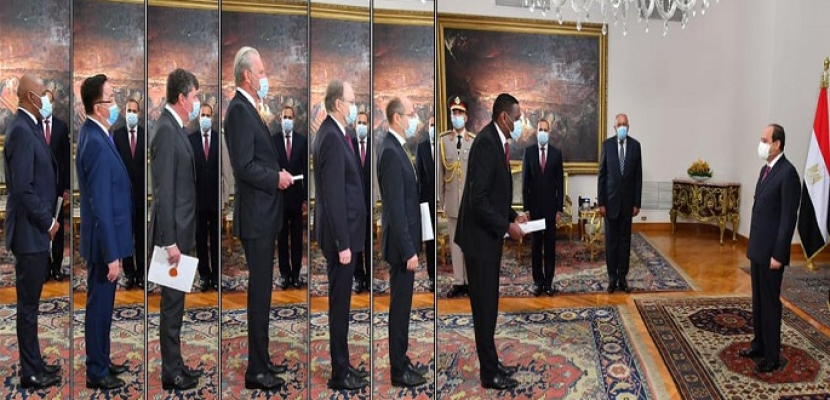 الرئيس السيسي يتسلم أوراق اعتماد 15 سفيراً جديداً بالقاهرة