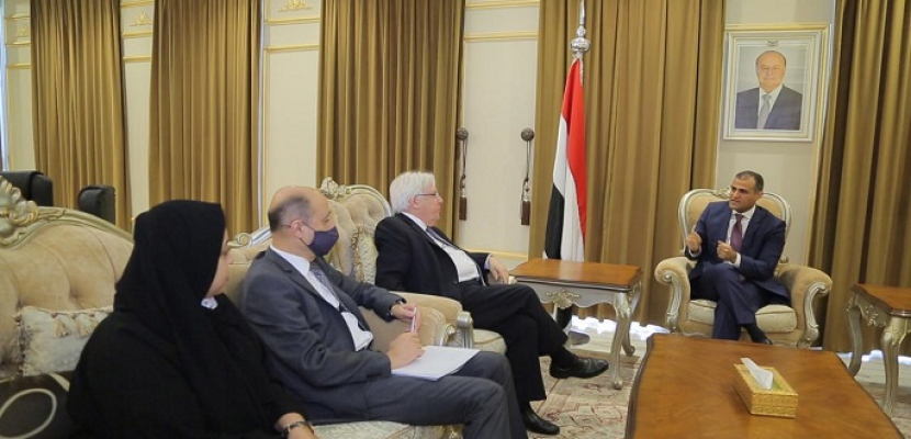 وزير الخارجية اليمني والمبعوث الأممي يبحثان القضايا المتصلة بعملية السلام والجهود الأممية