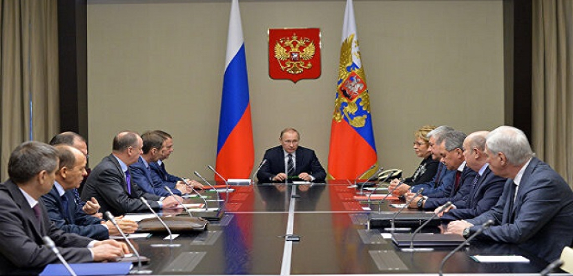 بوتين يبحث مع أعضاء مجلس الأمن القومي الروسي الوضع في كاراباخ