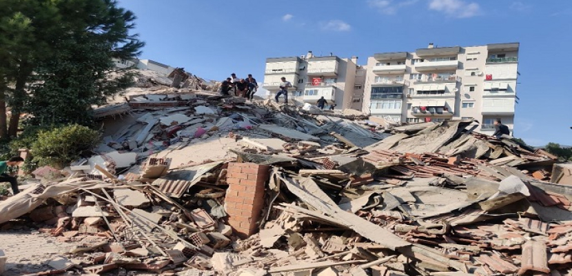 ارتفاع عدد ضحايا زلزال إزمير بتركيا إلى 100