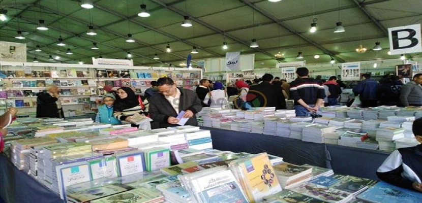 مبيعات قصور الثقافة بمعرض الإسكندرية للكتاب 24 ألفا و500 جنيه في اليوم الأول