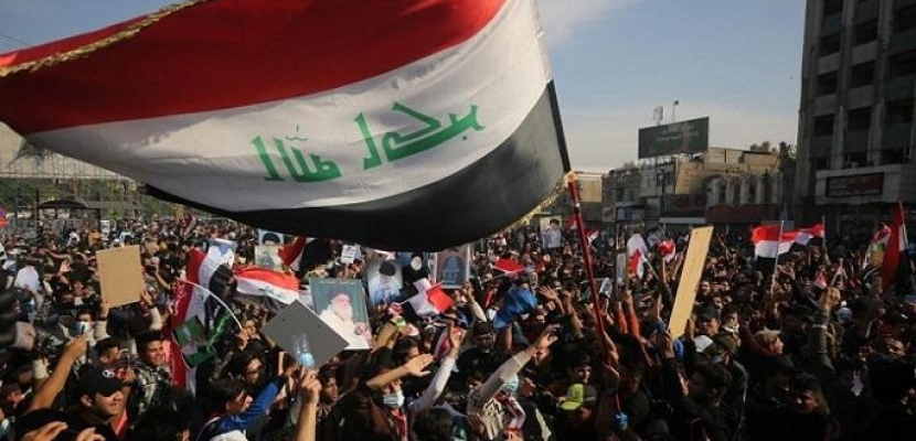 العراق: مقتل شخصين وإصابة نحو 50 آخرين في اشتباكات بين متظاهرين وأنصار التيار الصدري