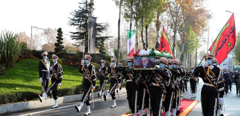بالصور.. مسؤول إيراني في مراسم الجنازة: اغتيال فخري زاده تم بعملية معقدة وأسلوب جديد بالكامل
