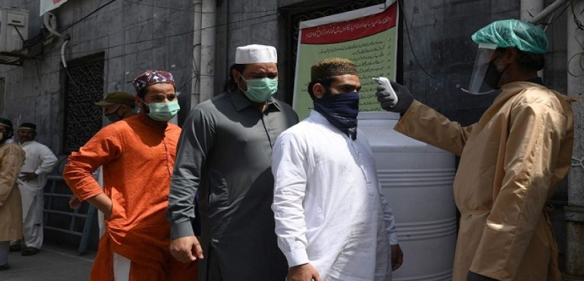 باكستان تسجل 3045 إصابة جديدة بفيروس كورونا و54 حالة وفاة خلال 24 ساعة