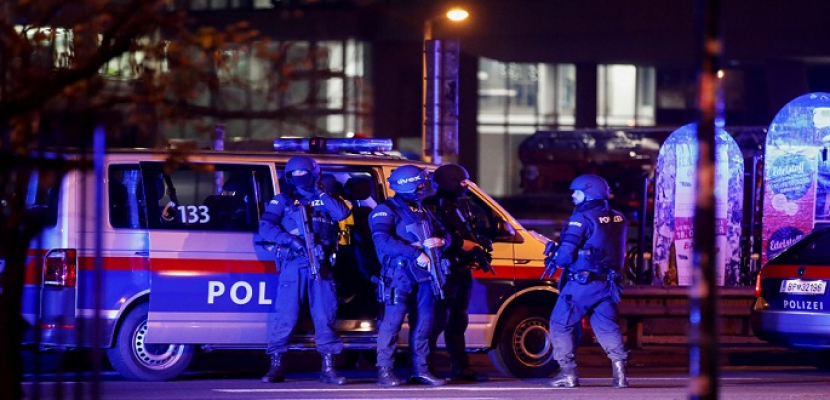 قادة ينددون بهجوم فيينا ويؤكدون على ضرورة “محاربة الإرهاب”