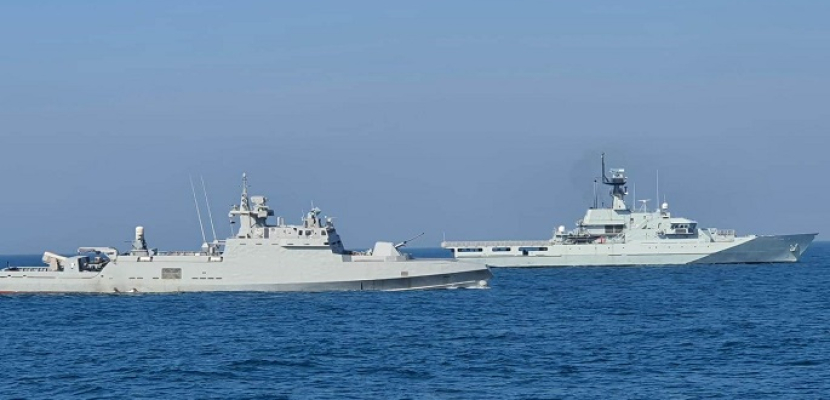 القوات البحرية المصرية والبحرينية تنفذان تدريبا بحريا عابرا فى نطاق الأسطول الشمالي