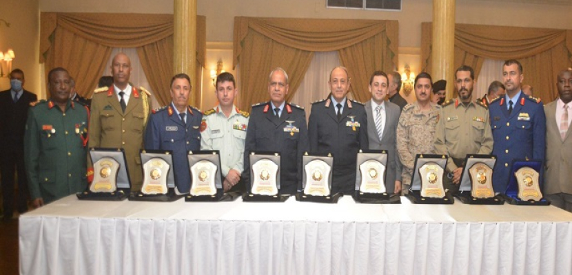 القوات المسلحة تنظم احتفالية لتسليم شهادات الاعتماد الدولية (ISO) للكلية الجوية