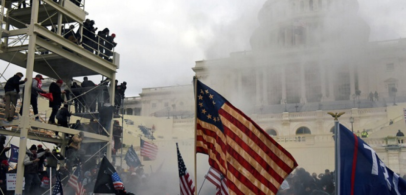 استقالات المسؤولين الأمريكيين مستمرة في أعقاب اقتحام مبنى الكابيتول
