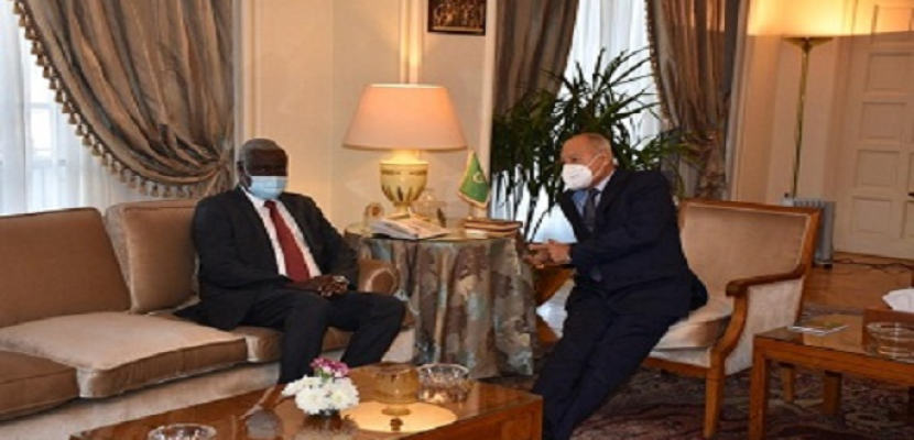 “أبو الغيط” يبحث مع رئيس مفوضية الاتحاد الأفريقي سبل تعزيز التنسيق والعمل التكاملي المشترك