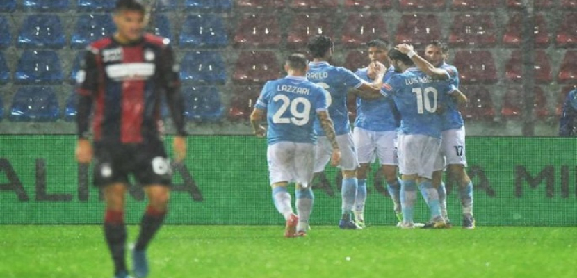 لاتسيو يفوز على كروتوني 3-2 في الدوري الإيطالي